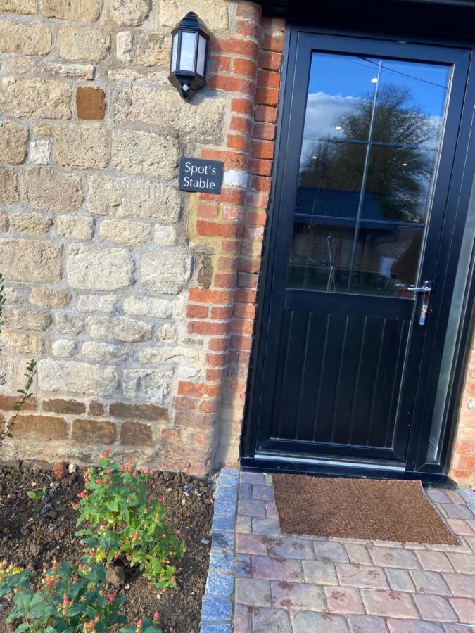 Potcote Farm Stables Accommodation Spots Stable Towcester Extérieur photo
