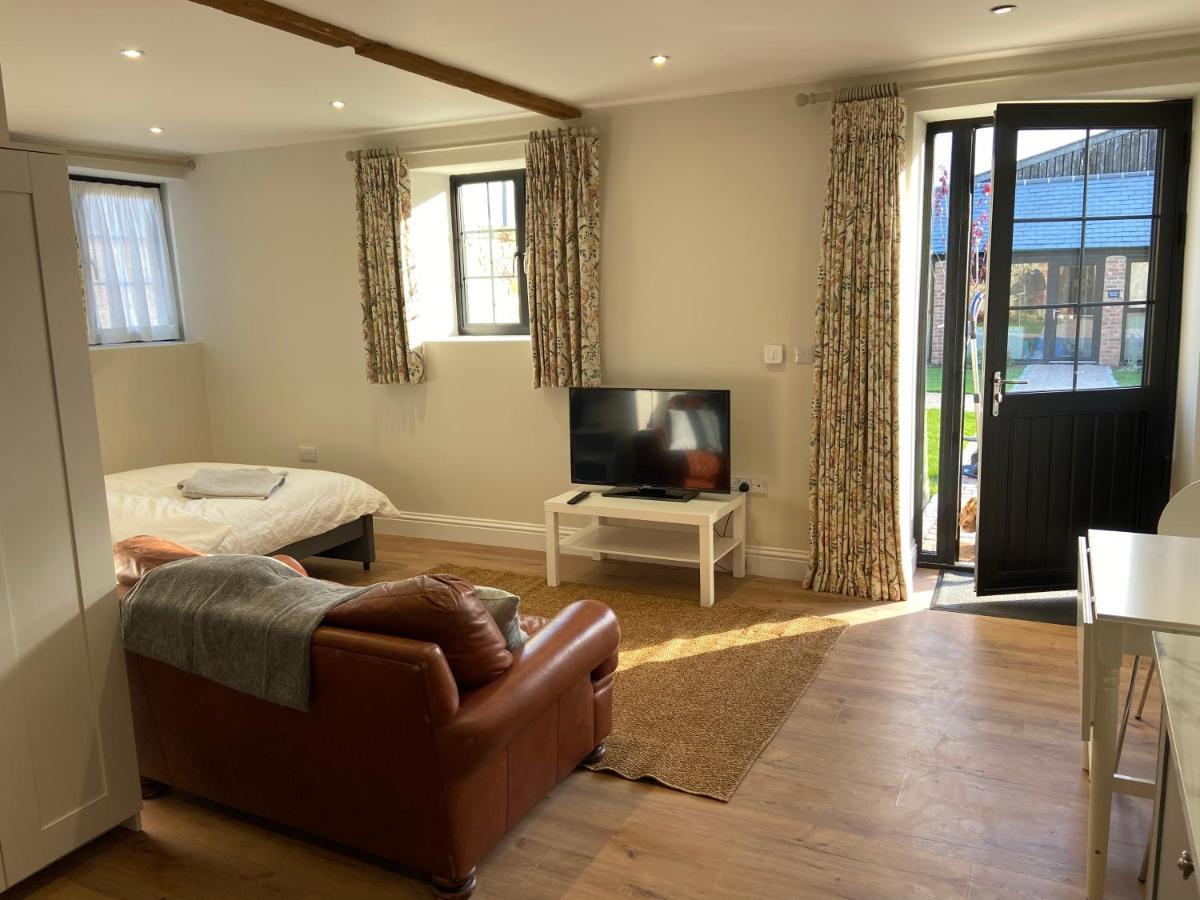 Potcote Farm Stables Accommodation Spots Stable Towcester Extérieur photo